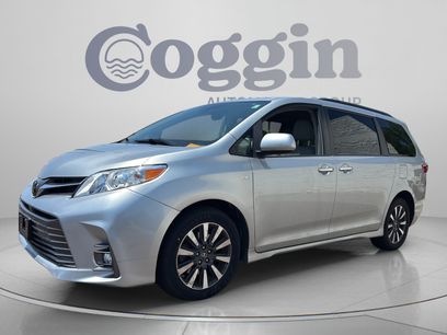 Used 2019 Toyota Sienna XLE w/ XLE Navigation Package
