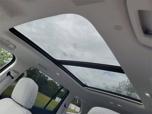 New 2026 Buick Enclave Avenir w/ Super Cruise Package image 10