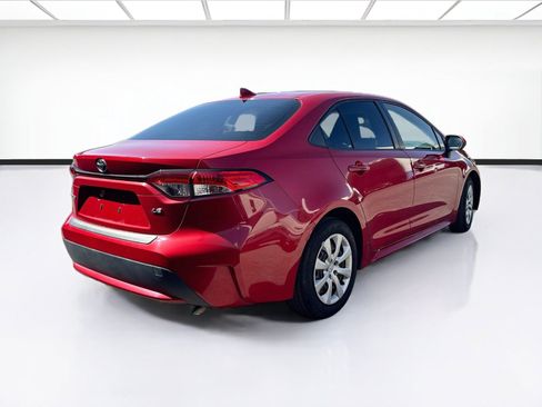 Used 2021 Toyota Corolla LE w/ Carpet Mat Package (TMS) FWD image 4