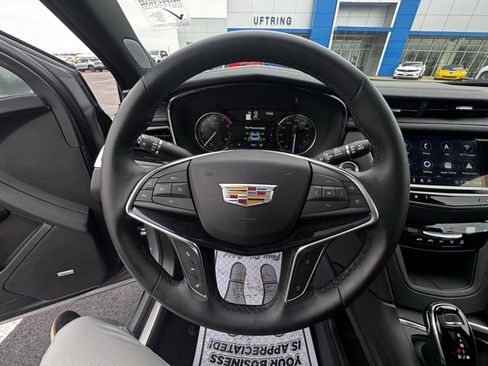 Used 2025 Cadillac XT5 Premium Luxury image 15