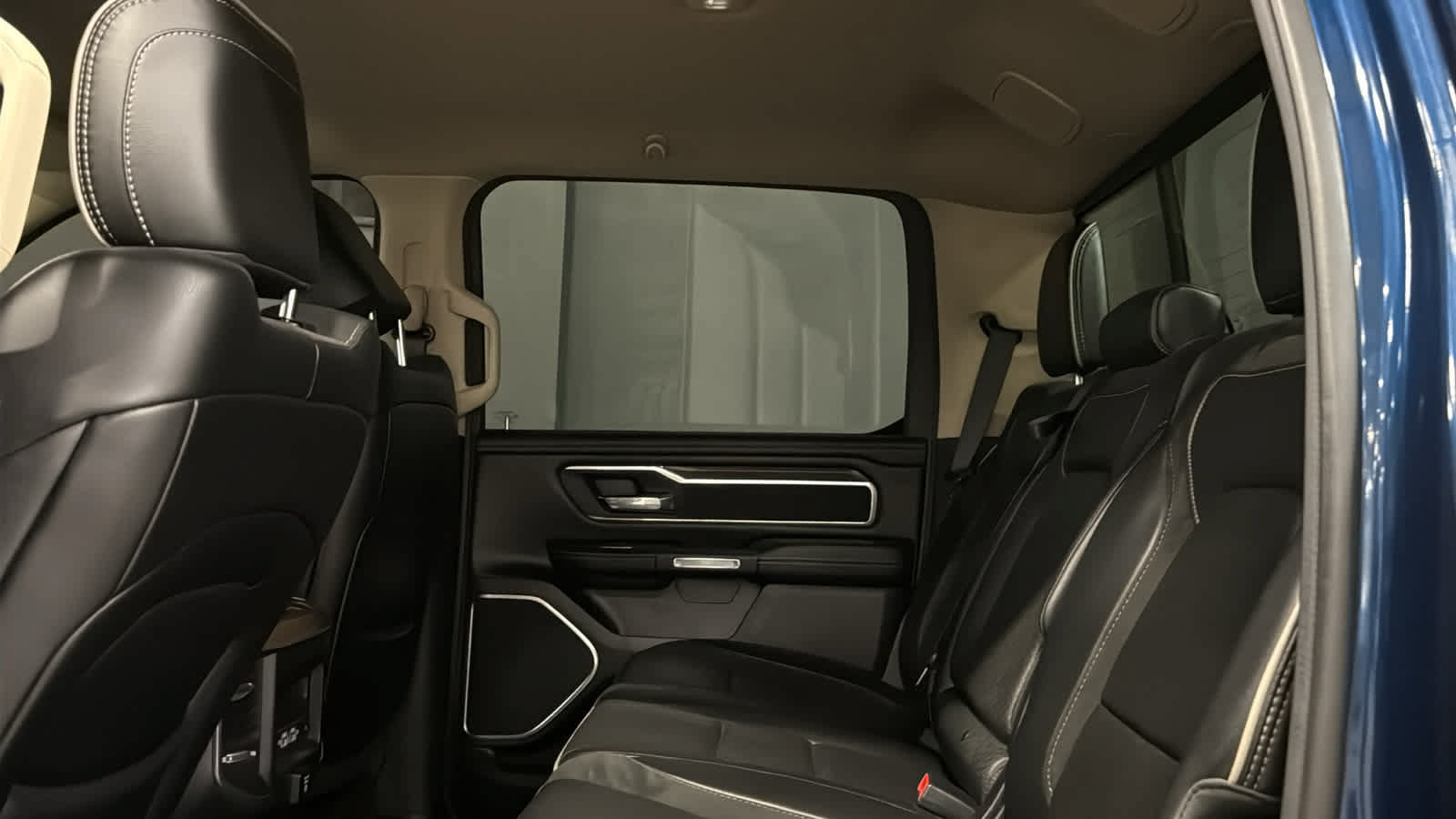 Used 2021 RAM 1500 Laramie AWD/4WD image 25