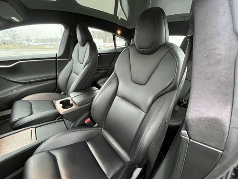 Used 2020 Tesla Model S Long Range Plus image 16