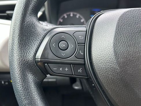 Used 2025 Toyota Corolla LE image 19
