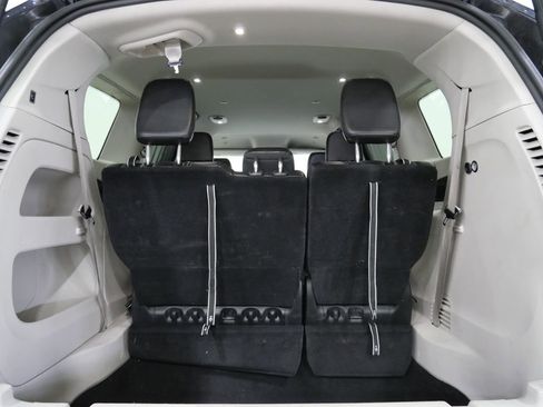 Used 2023 Chrysler Pacifica Touring-L image 26