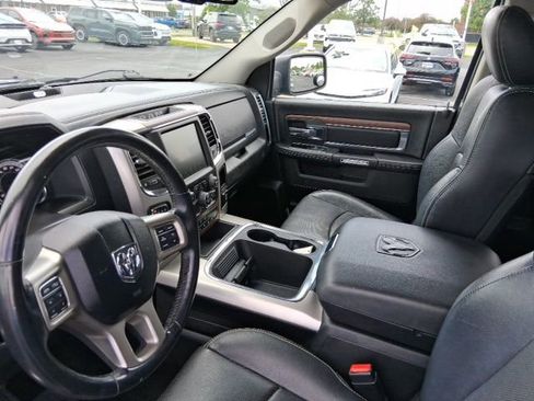 Used 2017 RAM 1500 Laramie w/ Convenience Group AWD/4WD image 11
