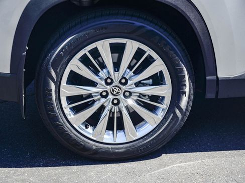 Certified 2024 Toyota Grand Highlander Platinum image 8