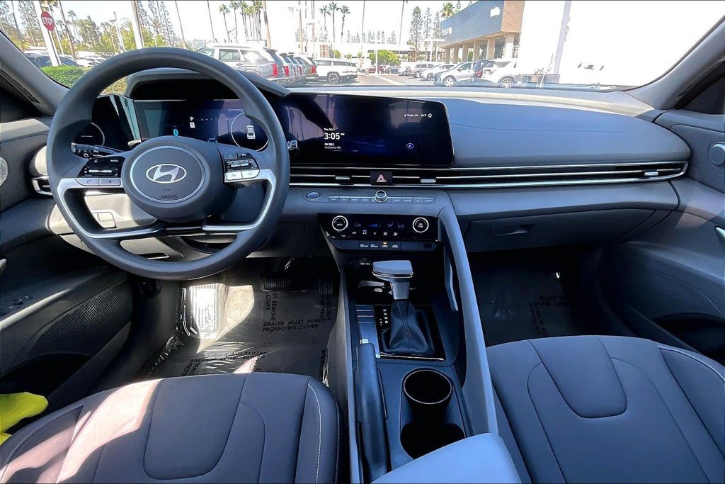 Certified 2024 Hyundai Elantra SEL FWD image 11