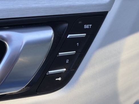 Used 2018 Porsche Macan Turbo image 18