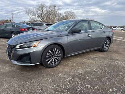 Used 2025 Nissan Altima 2.5 SV