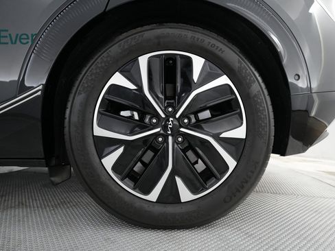 Used 2022 Kia EV6 Wind w/ Wind Technology Package image 17