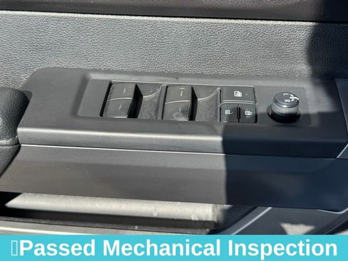 Used 2022 Toyota Tundra SR5 w/ SR5 Convenience Package image 23