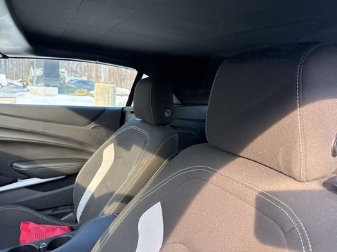 Used 2023 Chevrolet Camaro LT w/ Technology Package image 8