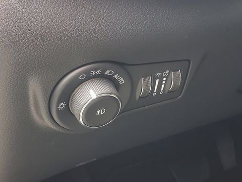 Used 2026 Jeep Compass Limited AWD/4WD image 12