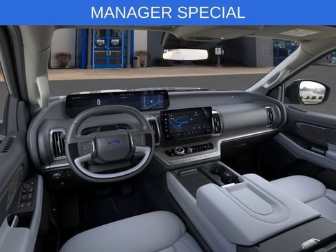 New 2025 Ford Expedition Platinum w/ Platinum Ultimate Package AWD/4WD image 9