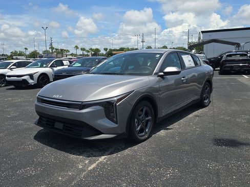 New 2026 Kia K4 FWD image 3