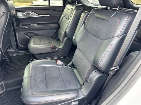 Used 2025 Ford Explorer ST image 16