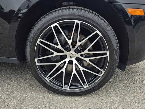 Used 2022 Porsche Macan image 8