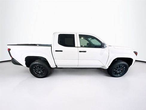 Used 2025 Toyota Tacoma SR image 32