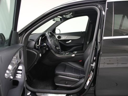 Used 2019 Mercedes-Benz GLC 300 4MATIC image 12