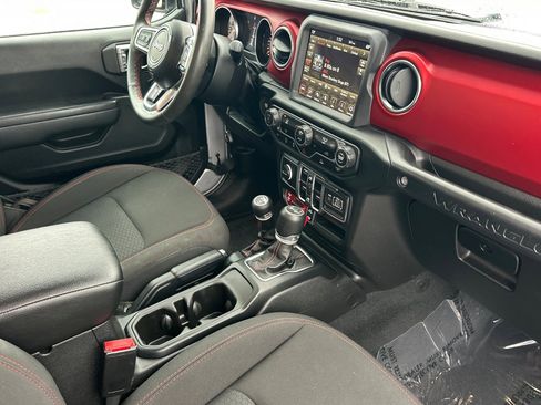 Used 2023 Jeep Wrangler Unlimited Rubicon image 16