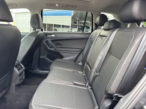 Used 2020 Volkswagen Tiguan SEL AWD/4WD image 11