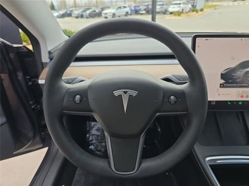 Used 2023 Tesla Model 3 Long Range image 31