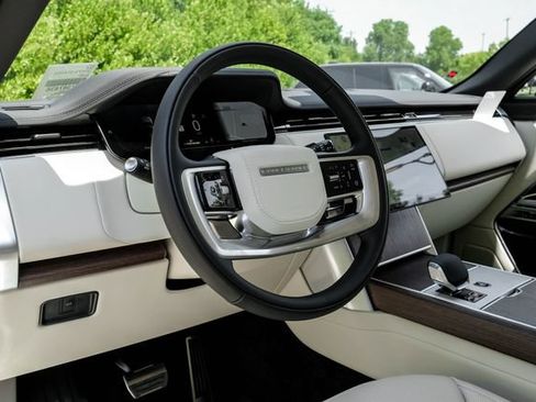 New 2026 Land Rover Range Rover SE AWD/4WD image 3