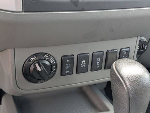 Used 2020 Nissan Frontier SV AWD/4WD image 26