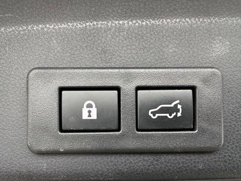 Used 2023 Subaru Ascent Premium w/ Convenience Package image 24