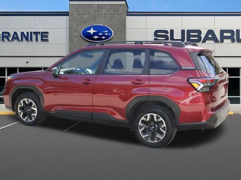 Used 2025 Subaru Forester Premium AWD/4WD image 8