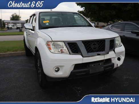 Used 2012 Nissan Frontier SV w/ Sport Appearance Pkg AWD/4WD image 4