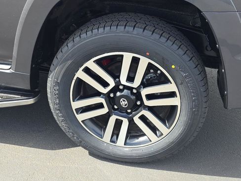 Used 2016 Toyota 4Runner Limited image 10