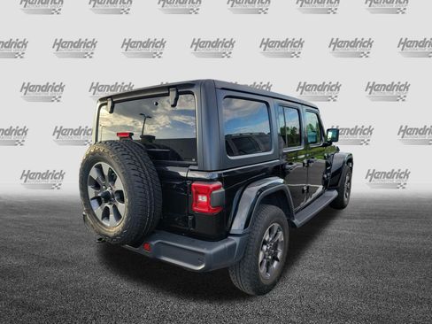 Used 2018 Jeep Wrangler Unlimited Sahara AWD/4WD image 10