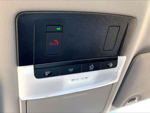Used 2025 Nissan Altima 2.5 SV FWD image 34