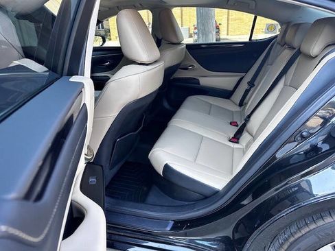 Used 2021 Lexus ES 300h w/ Premium Package image 12