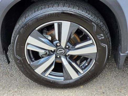 Used 2024 Nissan Rogue SL AWD/4WD image 18