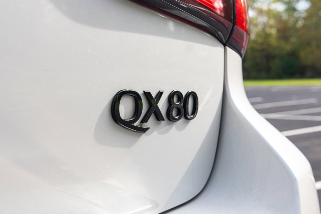 Used 2019 INFINITI QX80 Luxe w/ 22" Wheel Package AWD/4WD image 6