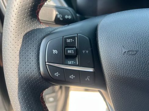 Certified 2025 Ford Escape ST-Line FWD image 15