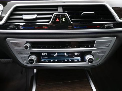 Used 2022 BMW 740i w/ Premium Package image 6