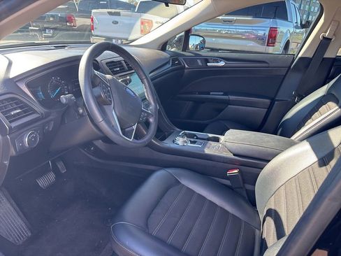 Used 2018 Ford Fusion SE w/ Equipment Group 201A image 9