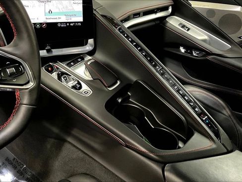 Used 2021 Chevrolet Corvette Stingray Premium Conv w/ Z51 Performance Package RWD image 17