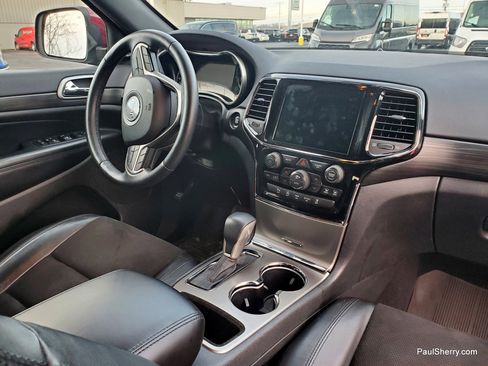 Used 2019 Jeep Grand Cherokee Altitude image 4