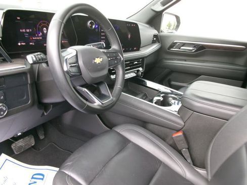 Used 2025 Chevrolet Tahoe LT AWD/4WD image 14