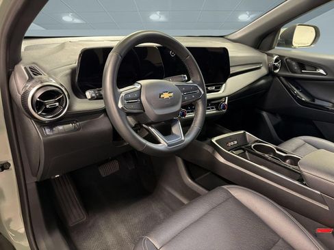 Used 2025 Chevrolet Equinox LT w/ Convenience Package II FWD image 4