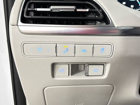 Used 2021 Hyundai Palisade Limited image 37