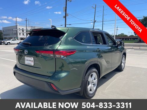 Used 2023 Toyota Highlander L FWD image 5