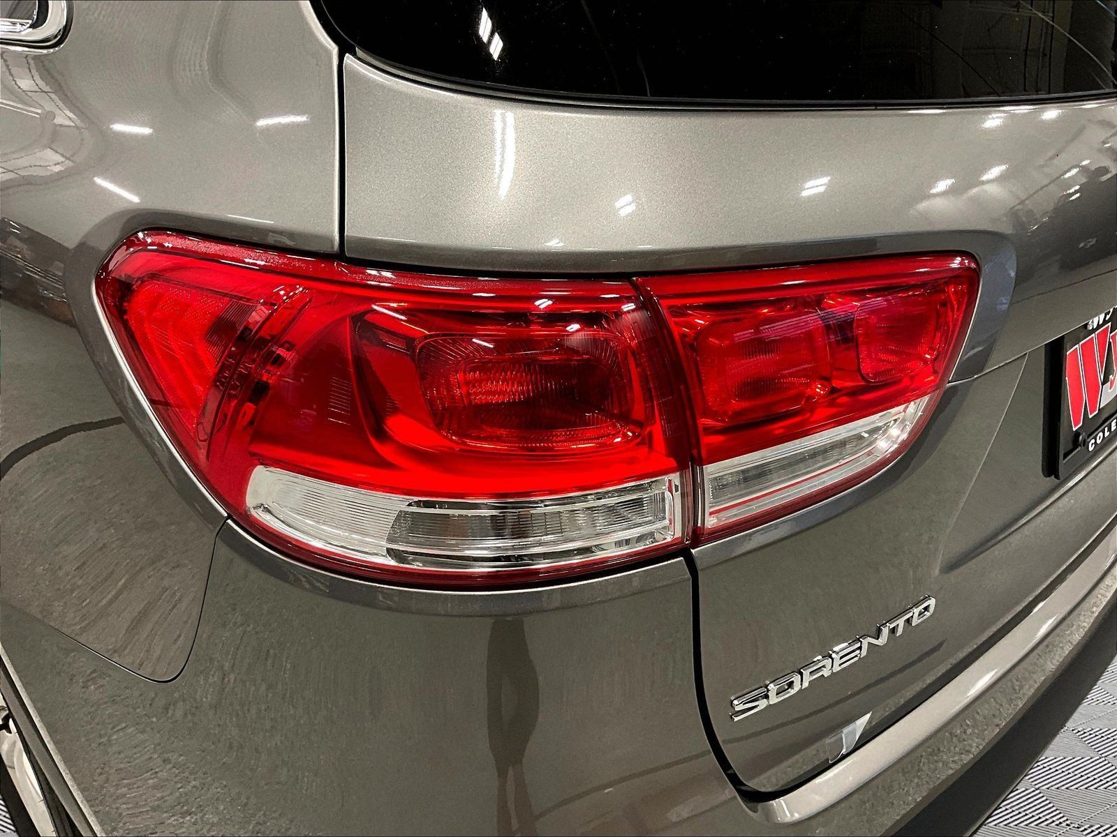 Used 2016 Kia Sorento LX AWD/4WD image 23