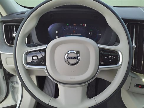 Used 2025 Volvo XC60 T8 Ultra w/ Protection Package Premier image 14