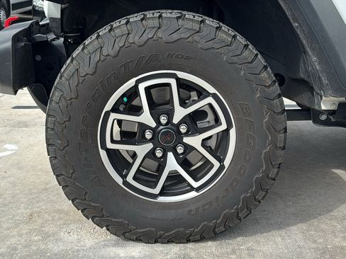 Certified 2025 Jeep Wrangler Unlimited Rubicon w/ Convenience Group image 20