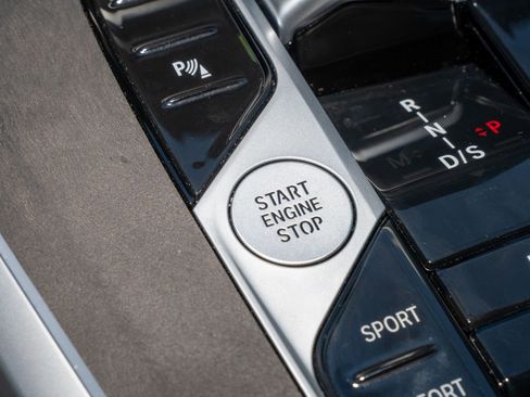 Used 2026 BMW X5 sDrive40i image 33